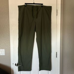 Landau Unisex Scrub Pants Size L Gently used Olive